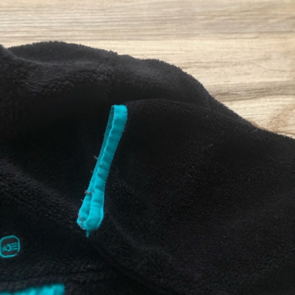 Free Country Black and Aqua Fleece Pullover - Picture 7 of 9